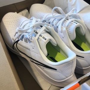 Nike Men’s Air Zoom Pegasus Size 9.5
